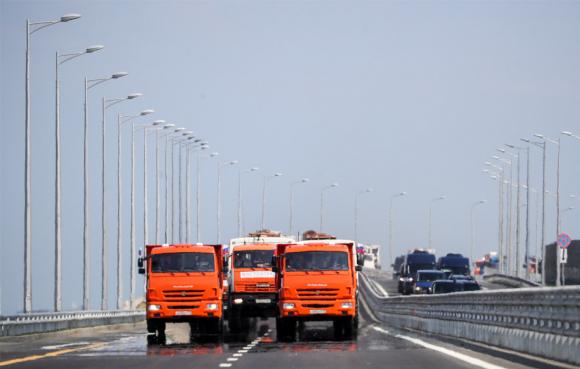 По Крымскому мосту открыли регулярное движение