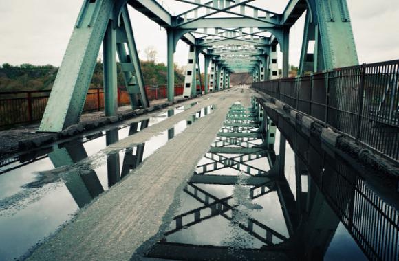 Части транспорта запретят ездить по Старому мосту