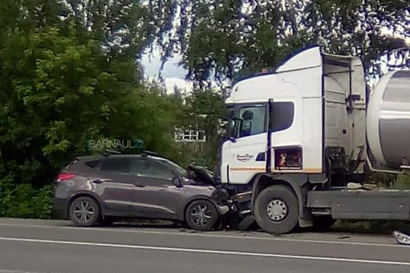 На Змеиногорском тракте водитель скончался за рулем