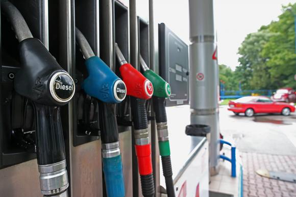 Ситуация вышла из под контроля: оптовые цены на топливо начали расти