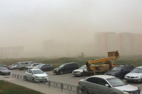 Во вторник Барнаул накрыла пылевая буря (фото и видео)