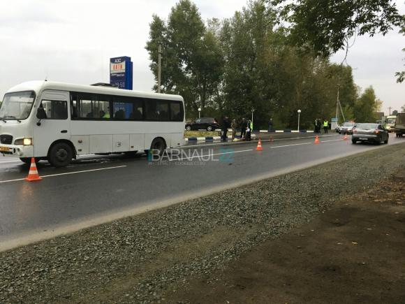 Автобус сбил пешехода на Новосиликатном (видео)