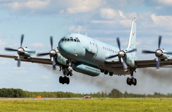 Над Средиземным морем пропал российский самолет с военными