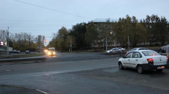 На А. Петрова появится новый переезд через трамвайные пути (фото)