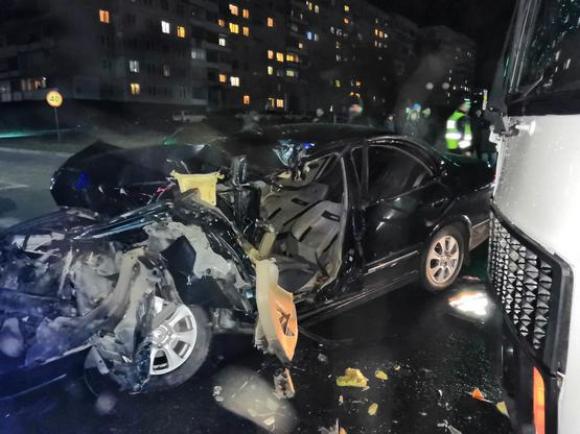 В Заринске пассажир легковушки погиб в аварии с ПАЗом (фото)