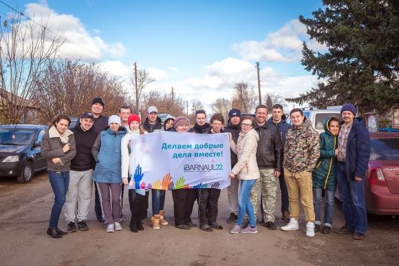 Barnaul22 совместно с участниками сообщества передал гуманитарную помощь пострадавшим от пожара жителям с. Кубанка (фото)