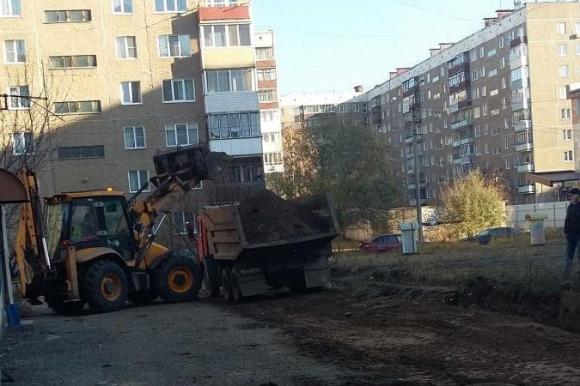 Жильцы дома на улице Попова против строительства парковки во дворе (фото)