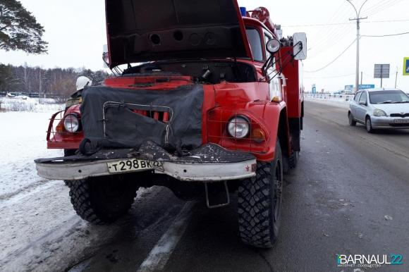 Неуправляемые махины: супруга сотрудника алтайского МЧС пожаловалась на состояние пожарных машин (фото)