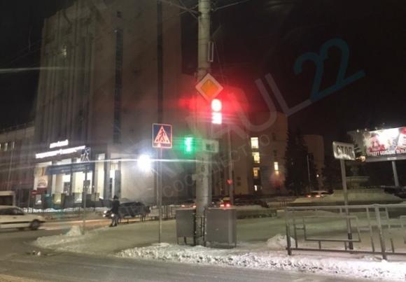 Барнаулец предложил перенастроить светофоры в городе
