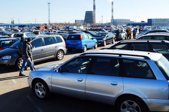 В Госдуме предложили отменить налог на автомобили старше 10 лет