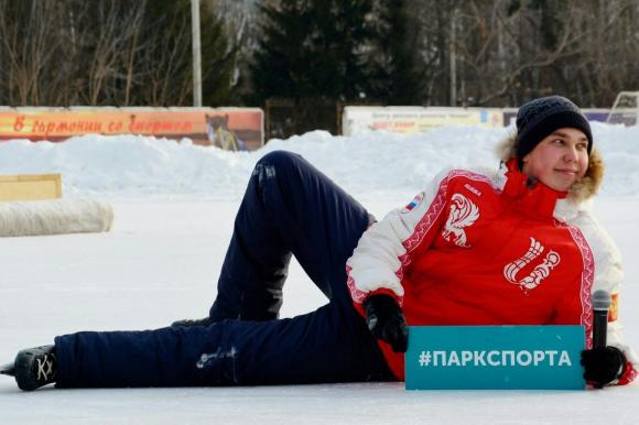 Барнаульцев бесплатно научат кататься на коньках