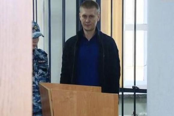 Максим Савинцев, осужденный за мошенничество и растрату, вышел по УДО