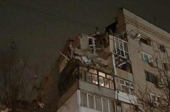 Дополнено: Взрыв в жилом доме в Ростовской области: под завалами могут быть люди