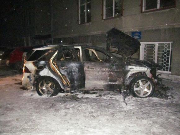 В Барнауле задержали мужчину, который спалил три машины неприятелей (фото)