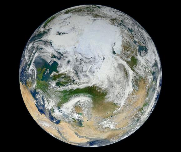 Чаще будем видеть северное сияние: северный магнитный полюс смещается в Сибирь (видео)