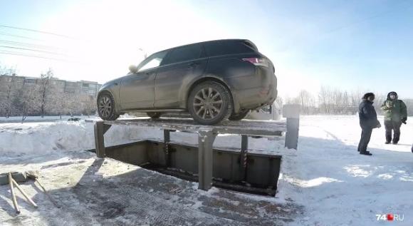 Челябинец удивил всю Россию парковкой под землей (видео)