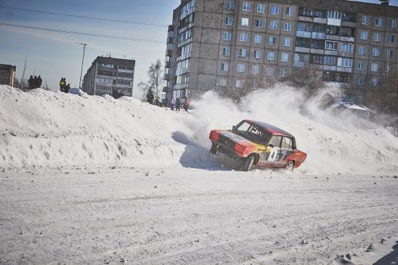 В Барнауле прошел чемпионат Алтайского края по зимним трековым гонкам (фото)