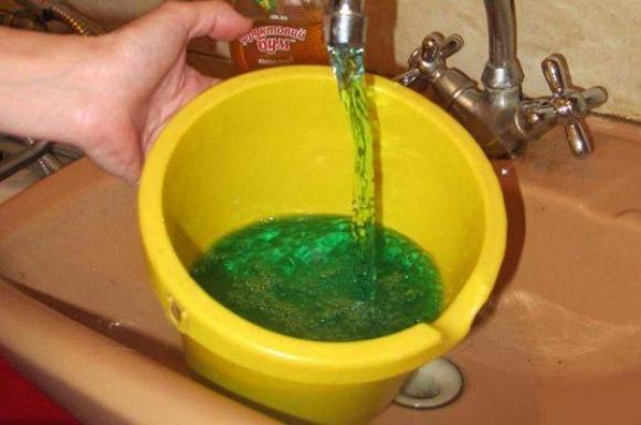Из кранов барнаульцев может побежать зеленая вода