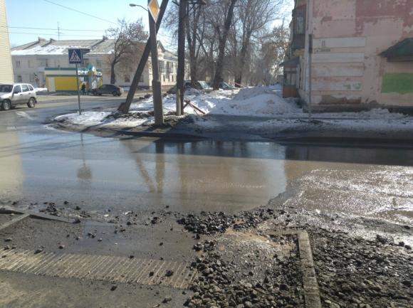Барнаульских коммунальщиков заставят отремонтировать испорченные дороги