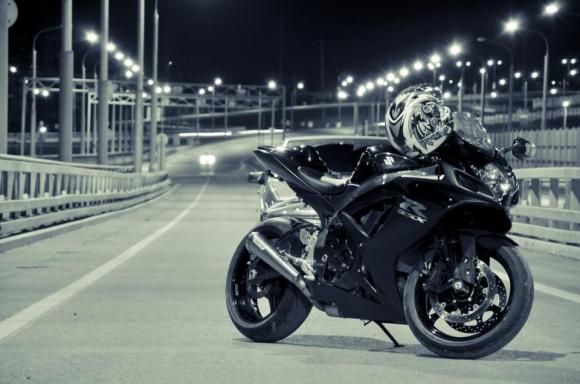 На Павловском тракте мотоциклист насмерть сбил девушку-пешехода