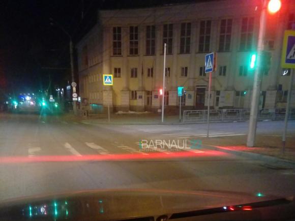 Красные линии появилась на перекрестке Ленина - Анатолия