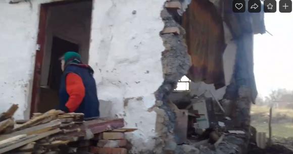 Дополнено: 91-летняя бабушка из алтайского села живет в жутких условиях (видео)