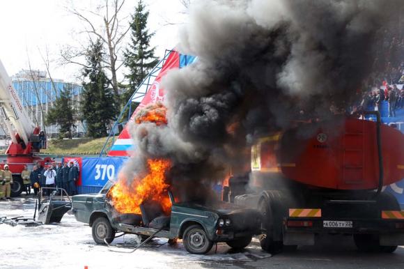 На Сахарова отметили 370-летие пожарной службы (фото)