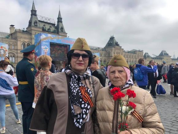Родные возмутились тем, что на Парад Победы на Красной площади попадают блогеры и актеры, а не ветераны