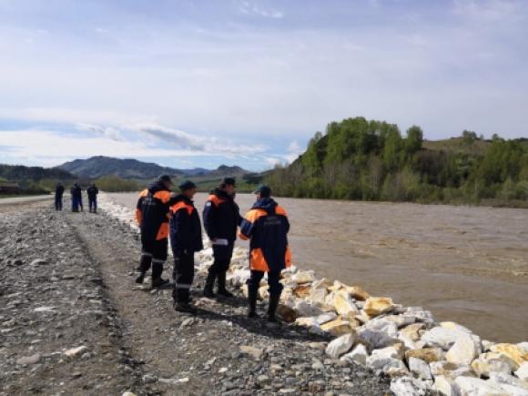 Вторая волна паводка - 2019: в алтайских реках продолжает подниматься уровень воды