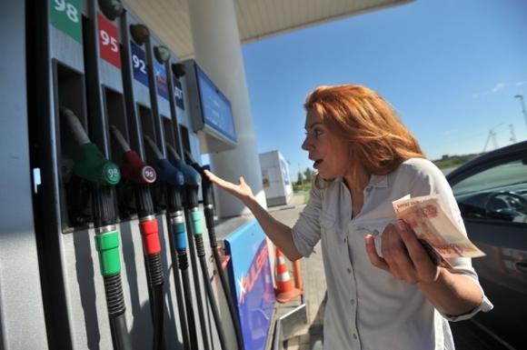 Заморозка цен на бензин отменена - ждать ли подорожания топлива?