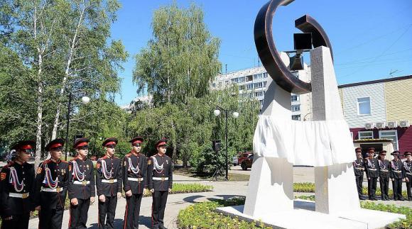 На Ленинградской аллее открыли новый памятник