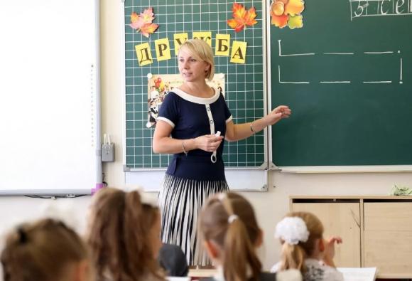 Зарплаты алтайским учителям с 1 сентября будут считать иначе
