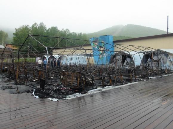 В детском лагере в Хабаровском крае произошел крупный пожар: 4  ребенка погибли