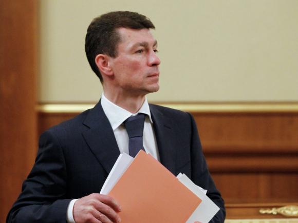 В Барнаул прилетел куратор региона - министр труда и социальной защиты Максим Топилин