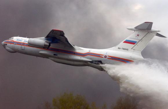 В Сибирь для борьбы с лесными пожарами вылетят 10 самолетов Ил-76 и 9 вертолетов