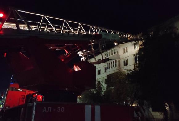 Взрыв бытового газа прогремел ночью в одной из многоэтажек Бийска (видео)