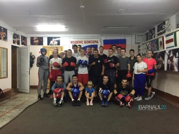 Барнаульцы просят спасти спортивную школу №10 от закрытия (фото и видео)