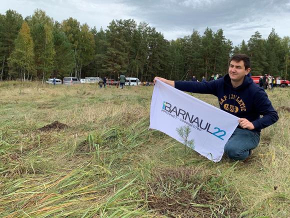 Barnaul22 принял участие в посадке деревьев (фото)