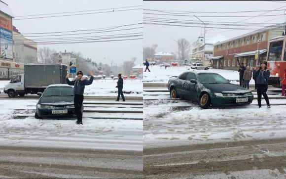 Позитивная автоледи: бийчанка вылетела на рельсы и нисколько не расстроилась (фото)