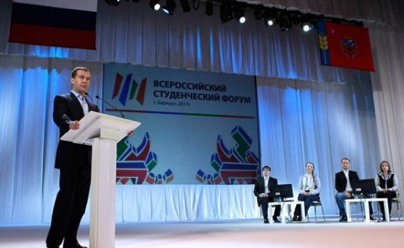 Премьер-министр Медведев, возможно, приедет на днях в Алтайский край