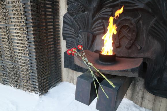 В Барнауле почтили память Неизвестного солдата (фото)