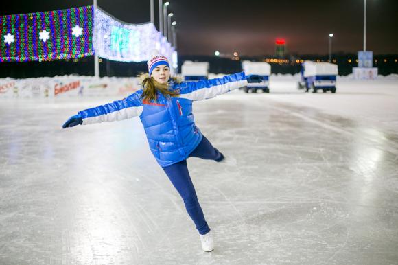 Где в Барнауле покататься на коньках и лыжах?