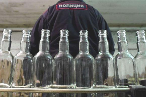 В Алтайском крае перед Новым годом изъяли 19 тысяч литров опасного спиртного