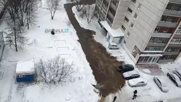 Прорыв-2020: вода затопила Малахова (видео)