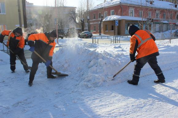 88 руб/ч: На платную уборку снега согласились 80 барнаульцев