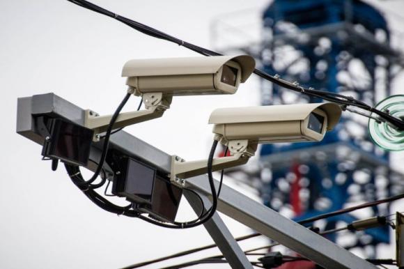 Шесть новых камер ГИБДД установят на барнаульских перекрестках и улицах