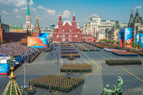 Большой московский Парад Победы отменили