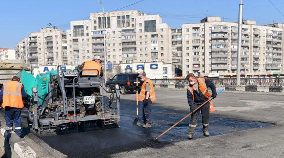 На 10 улицах Барнаула начался ремонт дороги