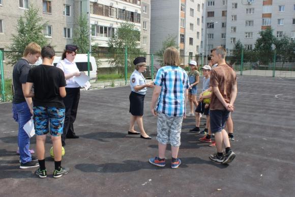 В Барнауле продолжаются рейды по соблюдению самоизоляции несовершеннолетними