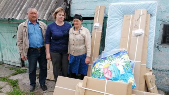Алтай-Кокс и благотворительный фонд помогли пострадавшим при пожаре сельчанам